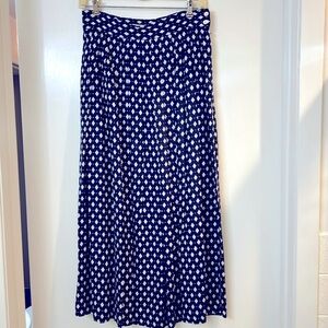 Cambridge Spirit skirt, in navy blue and white diamond pattern, size 10